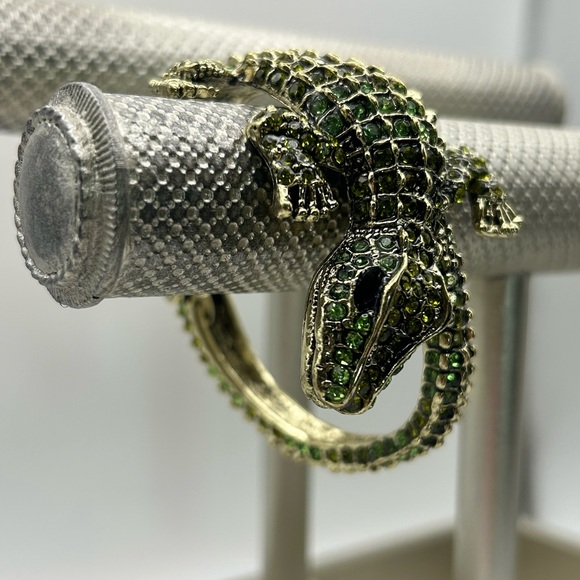 Kenneth Jay Lane Runway Austrian Crystal Green Reptile Bracelet - Picture 7 of 8